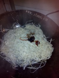美味的豆芽炒面做法图解9)