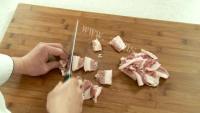色香味俱全的辣椒炒肉做法图解3)