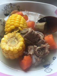 美味的牛蒡排骨汤