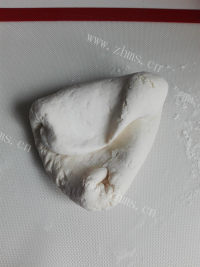 简易的奶香豆沙包做法图解4)