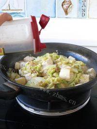 白菜肉片炖豆腐
