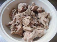 「DIY美食」萝卜焖脊骨做法图解3)