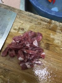 DIY西兰花炒肉做法图解2)