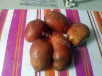 自制腐乳猪肉闷土豆做法图解1)