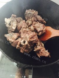 家常菜羊肉炖萝卜做法图解7)