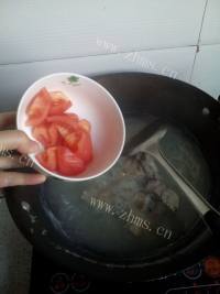 香飘十里的番茄排骨汤做法图解6)