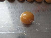 甜香的广式莲蓉蛋黄月饼做法图解12)