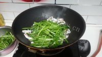 美味的八爪鱼炒韭菜做法图解4)