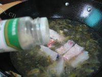 简单健康的酸菜鱼做法图解11)