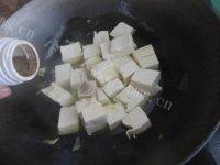 常吃不腻的海带豆腐汤做法图解5)