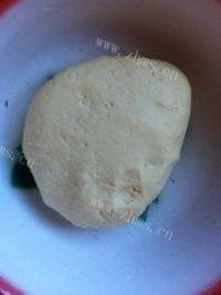 烤玉米面大饼子做法图解3)