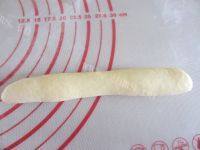 自制芝麻辫子面包做法图解12)