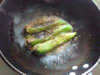 「家有大厨」虎皮辣椒做法图解6)