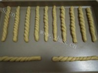 自制蜂蜜小麻花做法图解9)