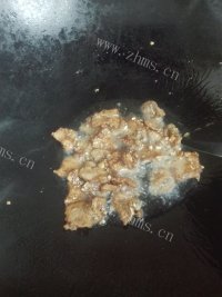 美味的苦瓜炒肉做法图解5)