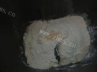 自制黑芝麻小面包做法图解6)