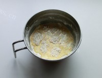 节日美食港式奶黄月饼的做法图解三
