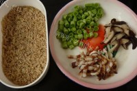 美味的腊肉香菇炒糙米饭做法图解1)