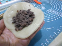 自制红豆酥做法图解9)