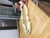 家常葱花饼做法图解9)