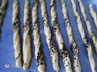 自制芝麻面包棒做法图解9)