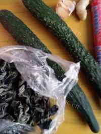 家常菜小炒黄瓜做法图解1)