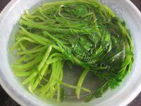 自制蛋酱菠菜做法图解3)
