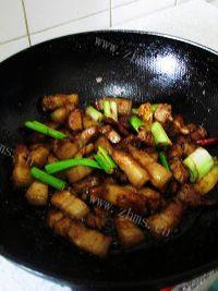 家常大蒜子烧肉做法图解8)