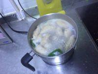 美味的酸汤水饺做法图解3)