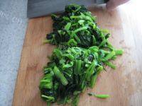 下酒菜菠菜拌花生米做法图解3)