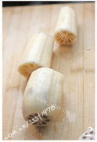美味的辣汁卤藕做法图解2)