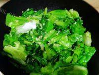 家常菜蒜蓉油麦菜做法图解7)