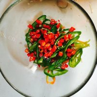 家常菜尖椒土豆片做法图解1)