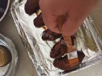 香喷喷的蜜汁鸡翅做法图解3)