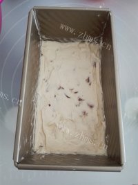 可口核桃红枣磅蛋糕做法图解9)