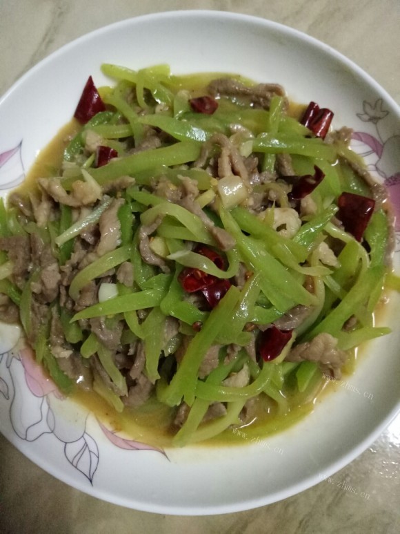 诱人的莴笋炒肉丝