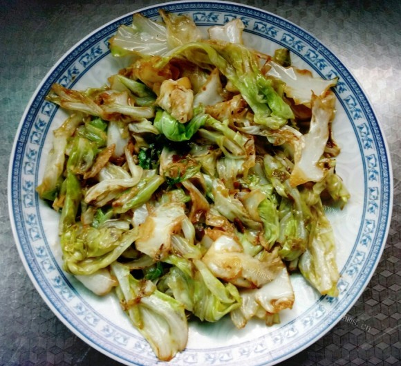 营养丰富的手撕包菜