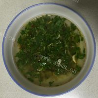 家常韭菜鸡蛋元宝馄饨做法图解12)