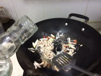 家常菜蒜薹炒肉做法图解4)