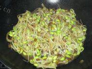 爽滑酥嫩的清炒豆芽做法图解3)