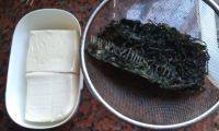 美味的豆腐海带汤做法图解1)