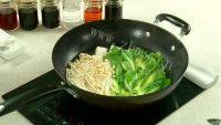 家常菜青菜豆腐汤做法图解3)