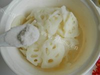 自制滋味炝莲藕做法图解6)