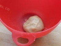 香甜豆沙枣泥菊花酥做法图解3)