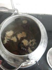 自制罗汉果菊花茶做法图解5)