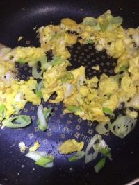 色味俱佳的蛋炒饭做法图解5)
