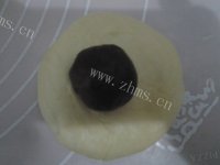 自制豆沙花朵面包做法图解4)
