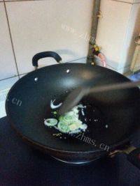 辣炒土豆丝做法图解5)
