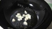 酥脆爽口的清炒空心菜做法图解2)