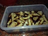 美味的麻辣酱汁鸡脚做法图解6)